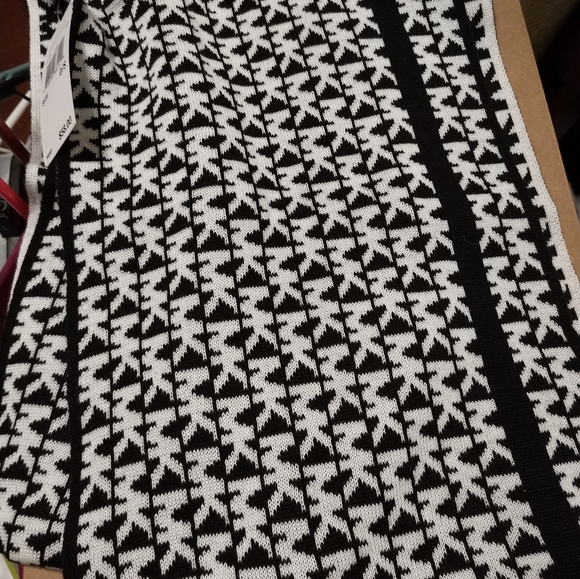 NWT MK Hat & Infinity Scarf - Picture 5 of 8